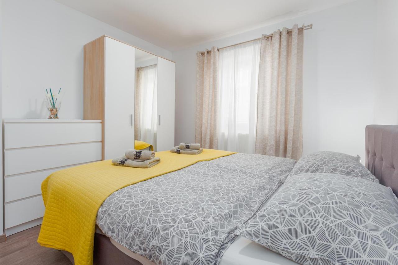 Alex Deluxe Apartments On Beach Poreč Dış mekan fotoğraf