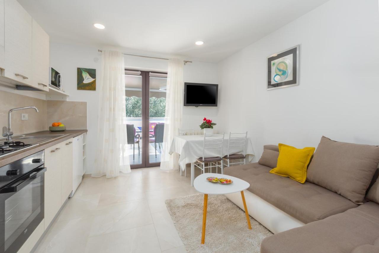 Alex Deluxe Apartments On Beach Poreč Dış mekan fotoğraf