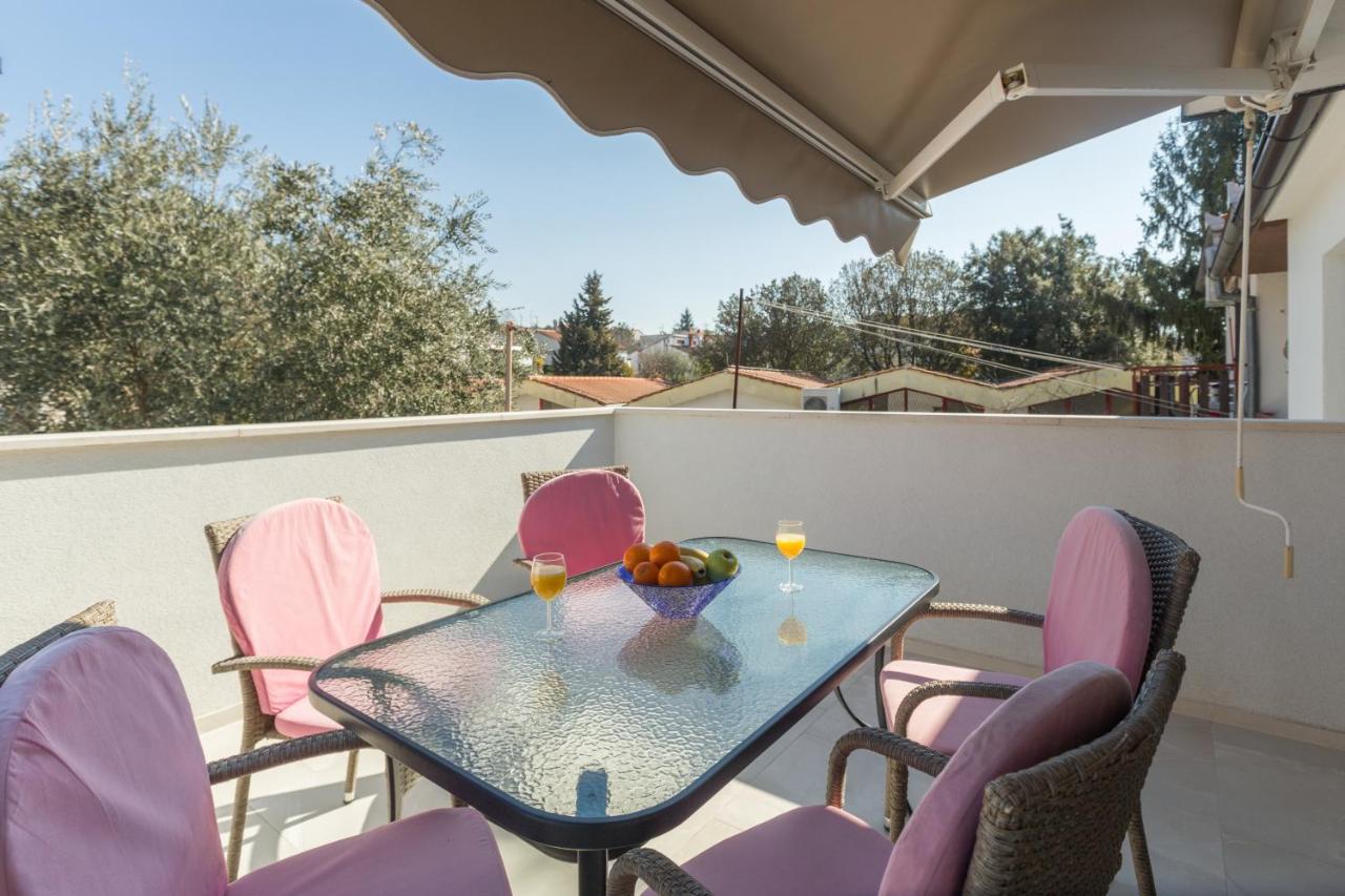 Alex Deluxe Apartments On Beach Poreč Dış mekan fotoğraf