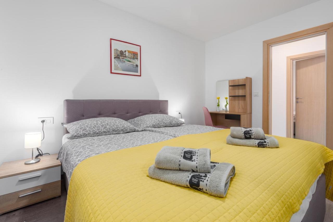 Alex Deluxe Apartments On Beach Poreč Dış mekan fotoğraf